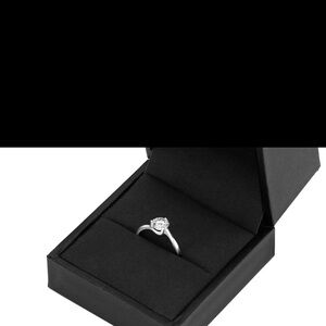 Francis Claire Niara mossinate ring 0.85 carat DEF color gemstone size 8